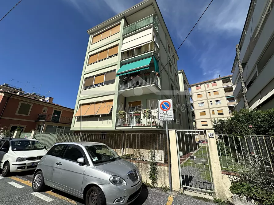 Immagine 1 di Pentalocale in vendita  in Via Giacomo Puccini 18 a Albissola Marina