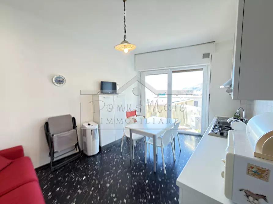 Immagine 13 di Bilocale in vendita  in Vico delle Stelle 29 a Savona