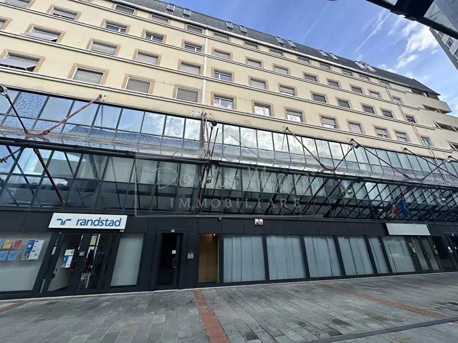 Immagine 3 di Quadrilocale in vendita  in Piazza Santa Cecilia 2 a Savona