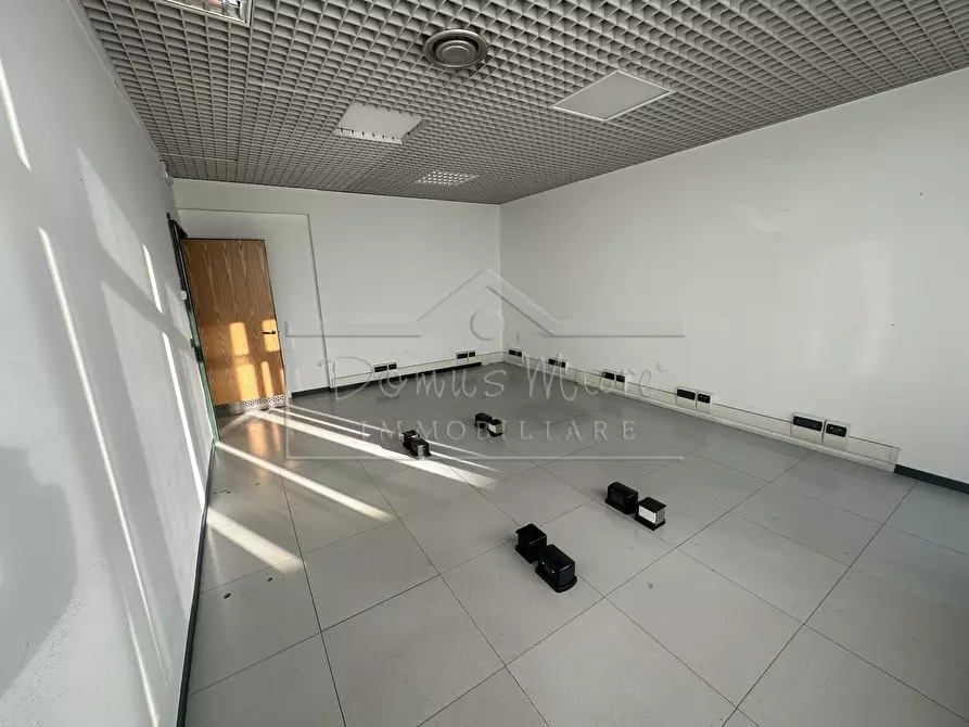 Immagine 9 di Ufficio in affitto  in via bartolomeo guidobono 137 r a Savona