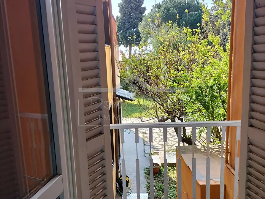 Immagine 21 di Trilocale in affitto  a Varazze