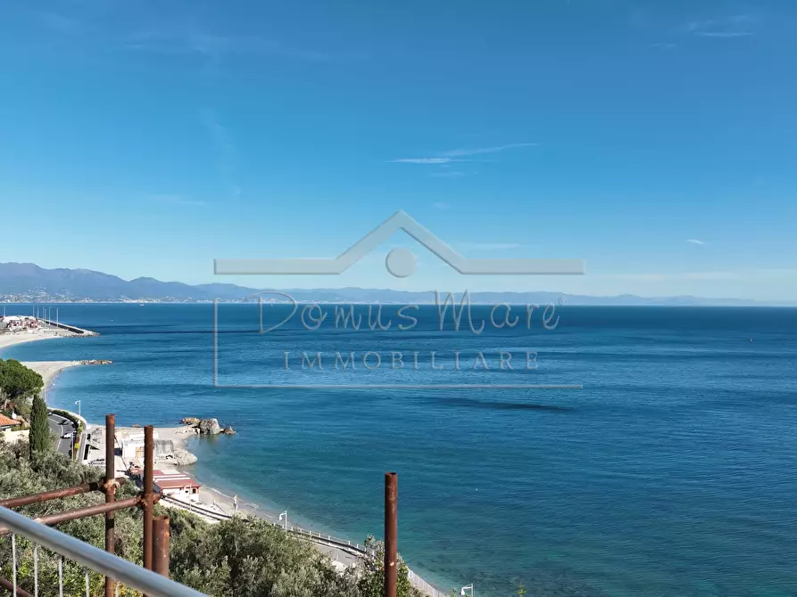 Immagine 13 di Quadrilocale in vendita  in Via Mede 11 a Bergeggi