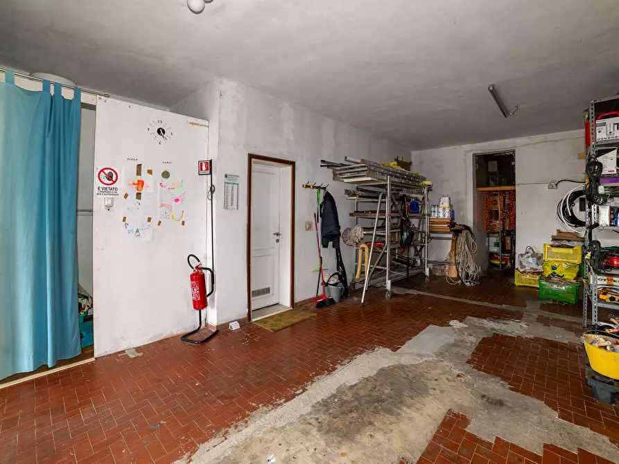 Immagine 33 di Villa in vendita  in Via Delle Corti a Collesalvetti