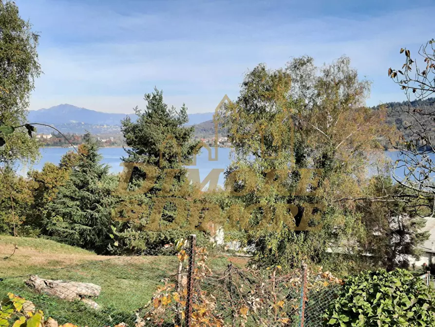 Immagine 1 di Rustico / casale in vendita  a Comabbio