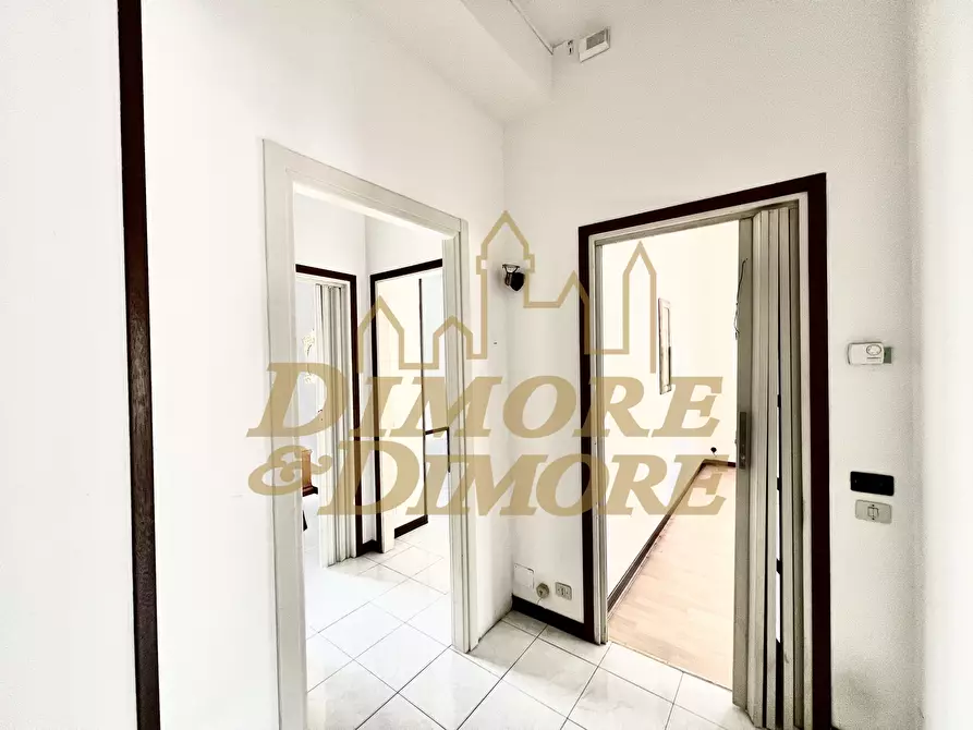 Immagine 3 di Trilocale in vendita  in Piazza Garibaldi 10 a Luino