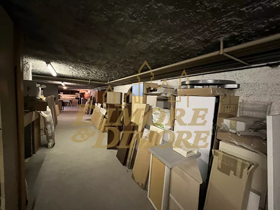 Immagine 21 di Locale commerciale in vendita  in Via Battaglia San Martino 72 a Cuveglio