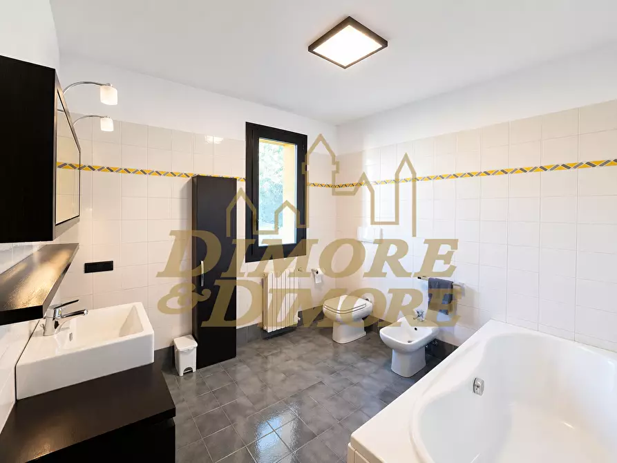 Immagine 24 di Villa in vendita  in Via Libertà 59 a Morazzone