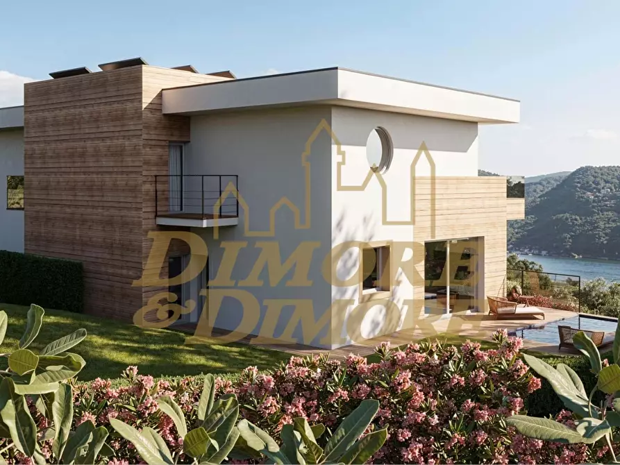 Immagine 2 di Casa bifamiliare in vendita  in Via Vignolo a Verbania