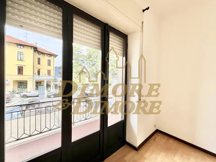 Immagine 5 di Trilocale in vendita  in Piazza Garibaldi 10 a Luino