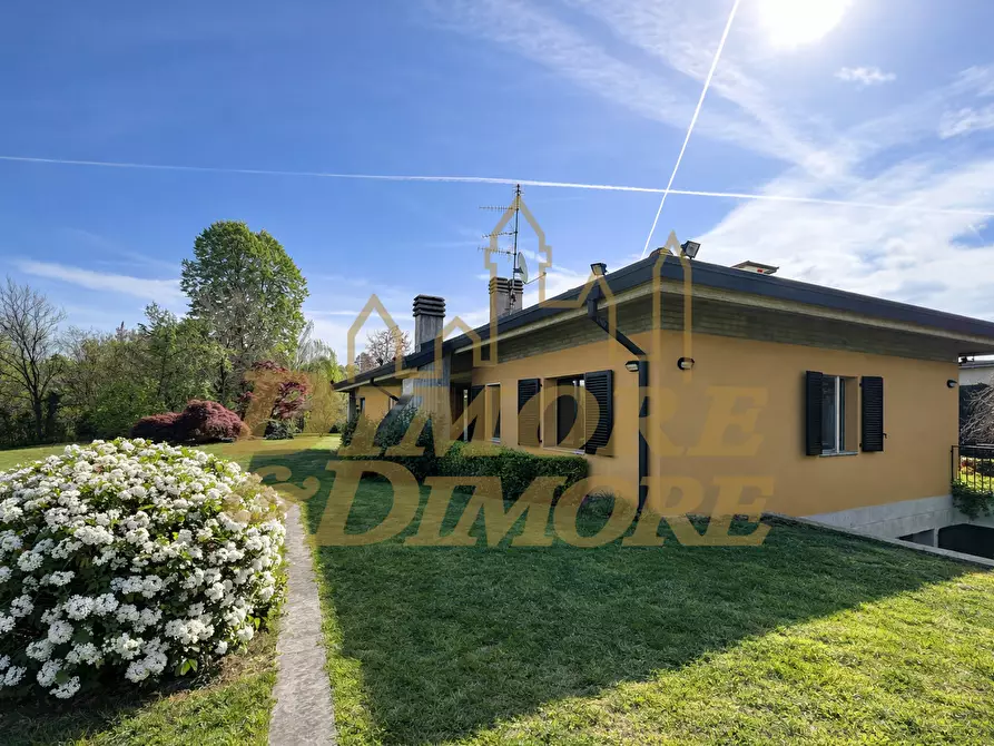 Immagine 2 di Villa in vendita  in Via Libertà 59 a Morazzone