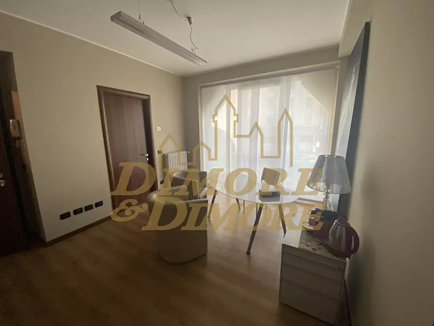 Immagine 13 di Ufficio in vendita  a Varese