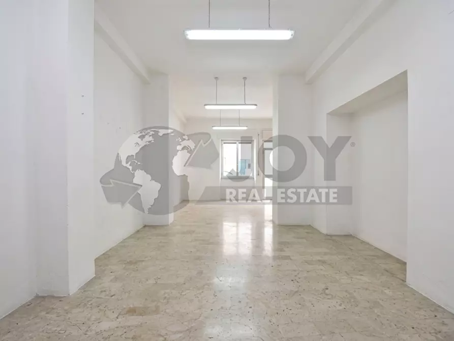 Immagine 1 di Locale commerciale in vendita  in Via g. Candido 1 a Lecce