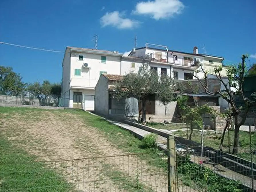 Immagine 7 di Porzione di casa in vendita  in VIA DEI PICENI a Castel Frentano