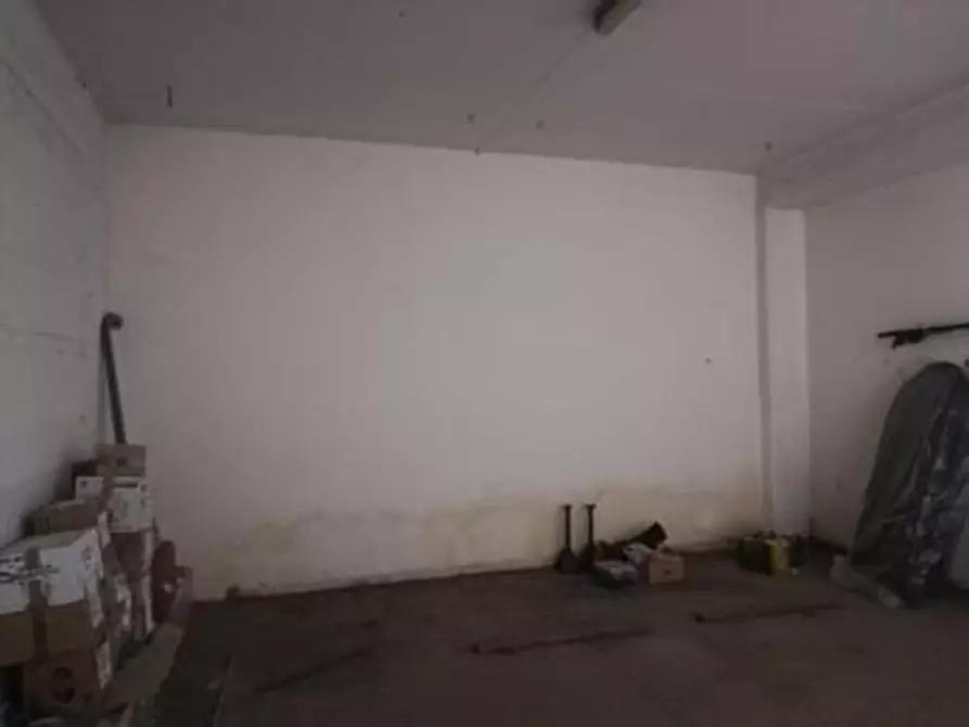 Immagine 3 di Magazzino in vendita  in VIA MARTIRI VI OTTOBRE a Lanciano