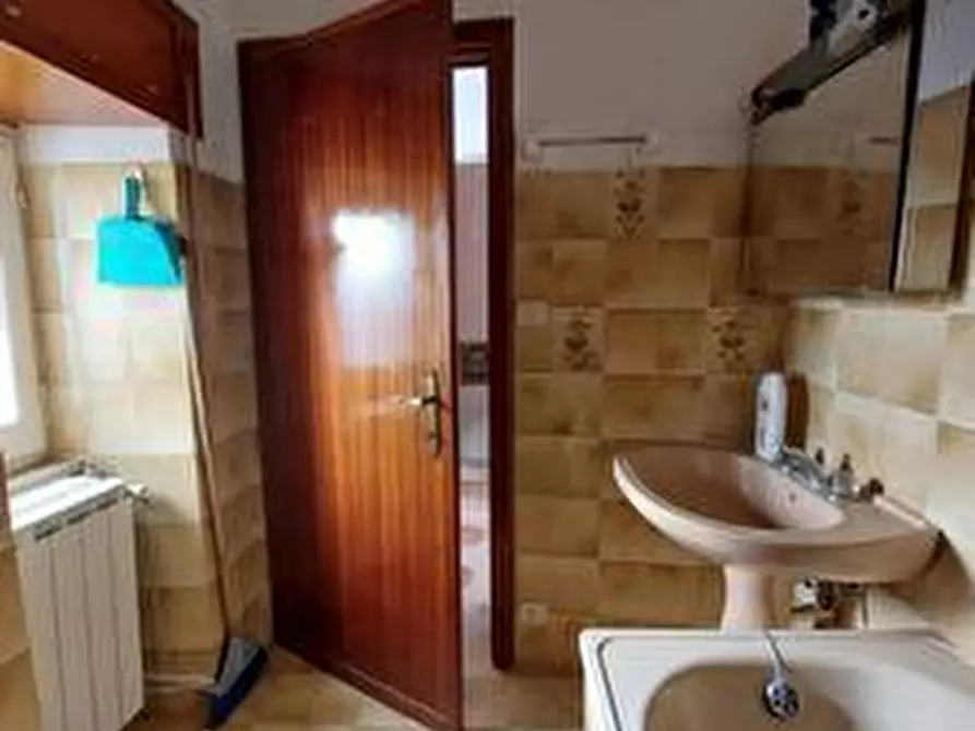 Immagine 18 di Porzione di casa in vendita  in VIA G.CESARE a Civitaluparella