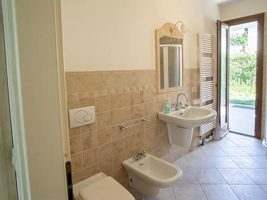 Immagine 7 di Villa in vendita  in Fraz. Coasco a Villanova D'albenga