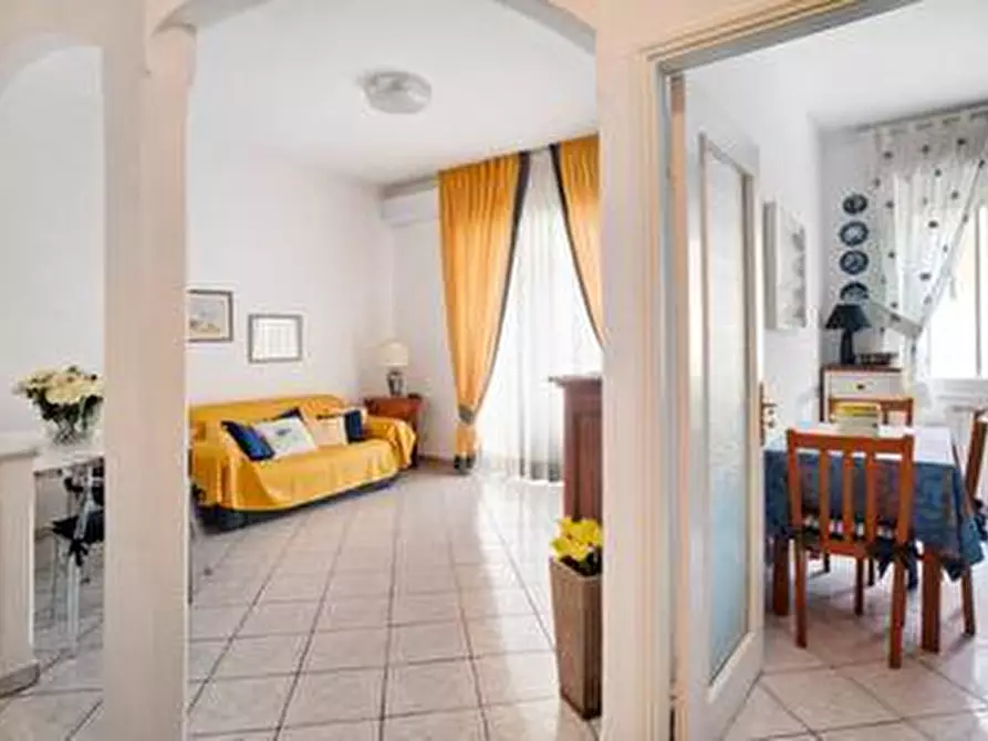 Immagine 7 di Trilocale in affitto  in Via Roma a Alassio