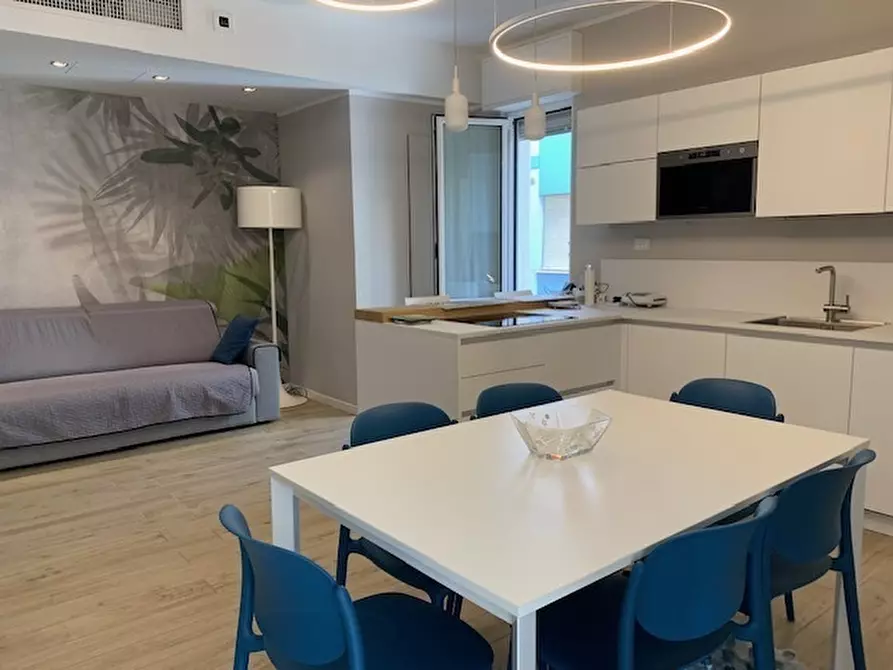 Immagine 4 di Trilocale in vendita  in VIA ROMA a Alassio