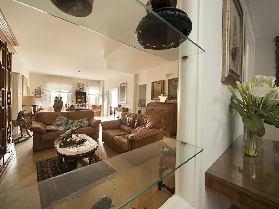 Immagine 6 di Pentalocale in vendita  in Via Privata Mario Mascardi a Alassio