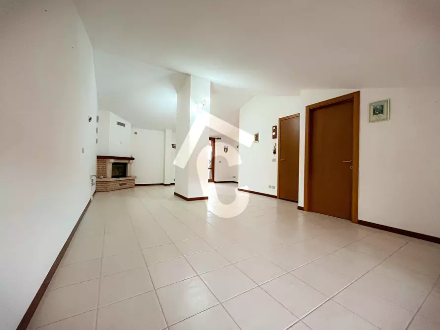 Immagine 17 di Appartamento in vendita  a Jesi