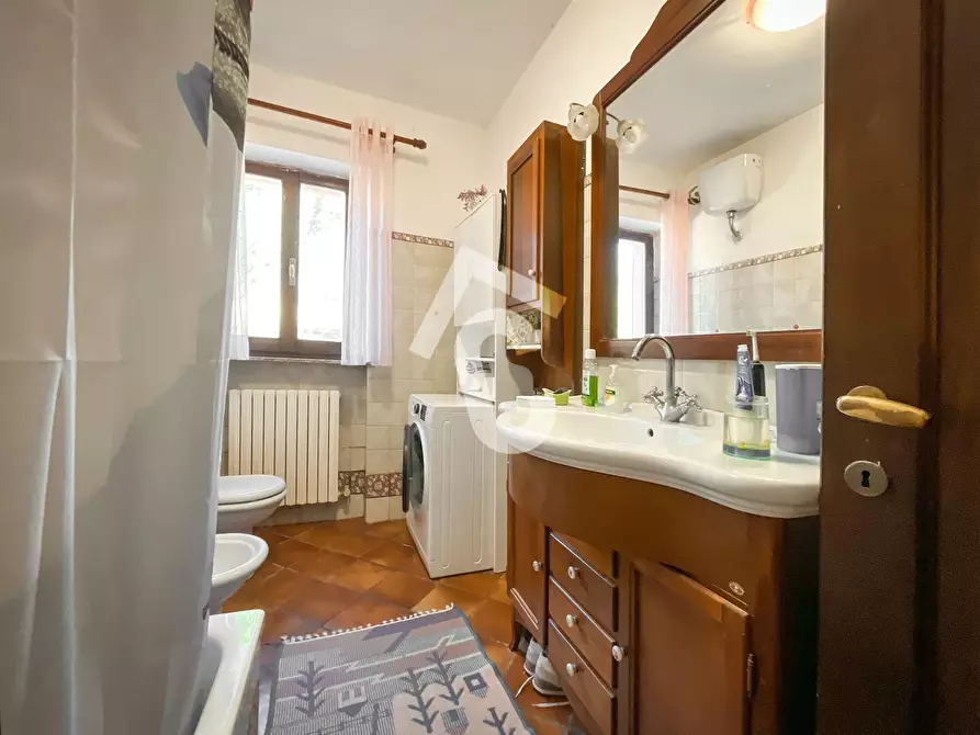 Immagine 9 di Rustico / casale in vendita  a Jesi