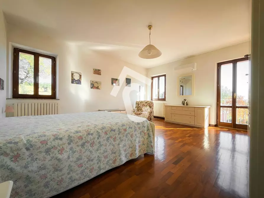 Immagine 21 di Rustico / casale in vendita  a Jesi