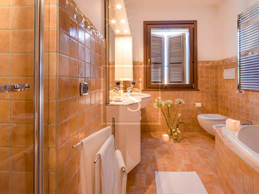 Immagine 22 di Villa in vendita  a Senigallia