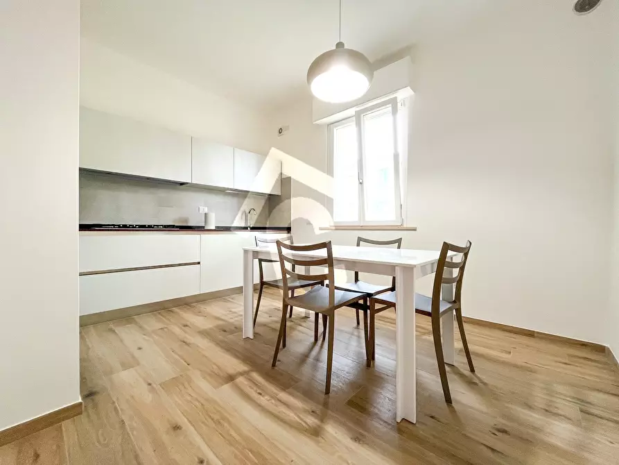 Immagine 1 di Trilocale in vendita  a Jesi