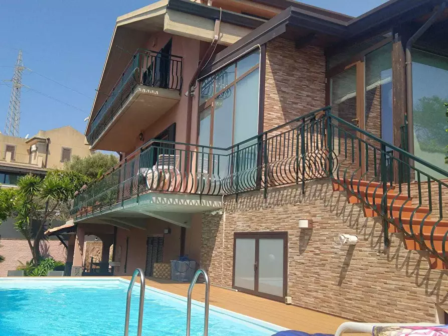 Immagine 41 di Villa in vendita  a Sant'agata Li Battiati