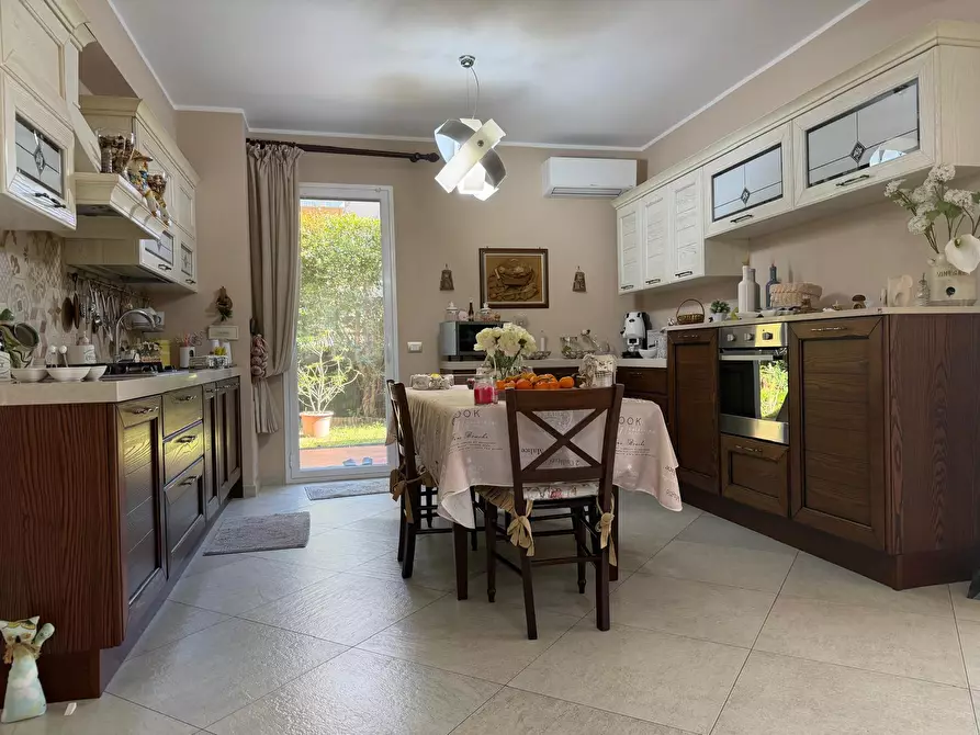 Immagine 18 di Villa in vendita  a Sant'agata Li Battiati