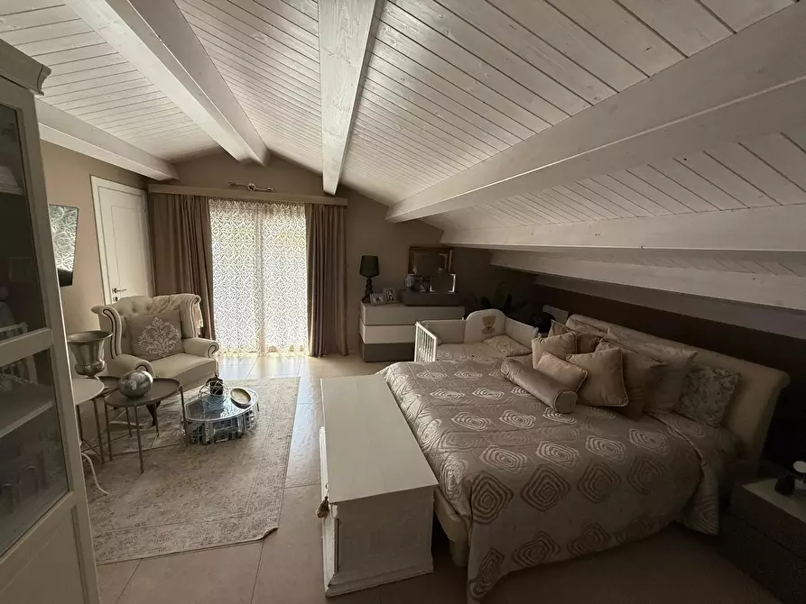 Immagine 21 di Villa in vendita  a Nicolosi