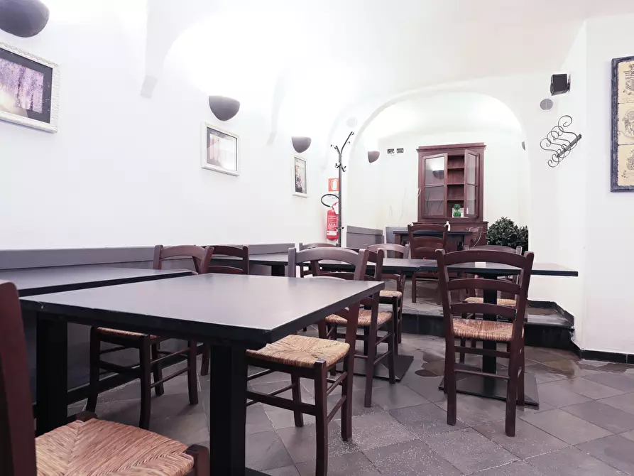 Immagine 14 di Locale commerciale in vendita  in Via di San Bernardo a Genova
