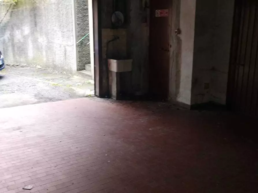 Immagine 2 di Garage in vendita  in Via Cristoforo Colombo 14 a Casella