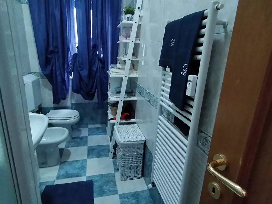 Immagine 44 di Bilocale in vendita  in Via delle Gavette a Genova