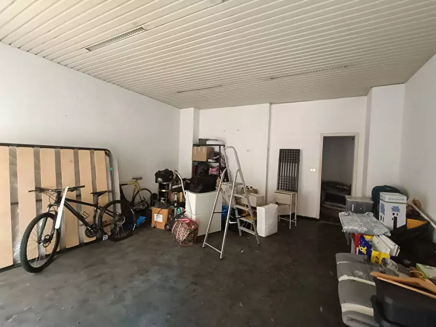 Immagine 4 di Locale commerciale in vendita  in Via dei Landi 1 a Genova