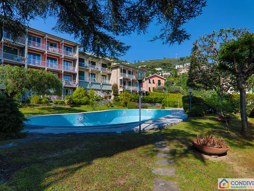 Immagine 49 di Appartamento in vendita  in Via Mulinetti 48 a Recco