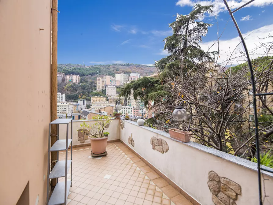 Immagine 13 di Appartamento in vendita  in Via Montenero a Genova