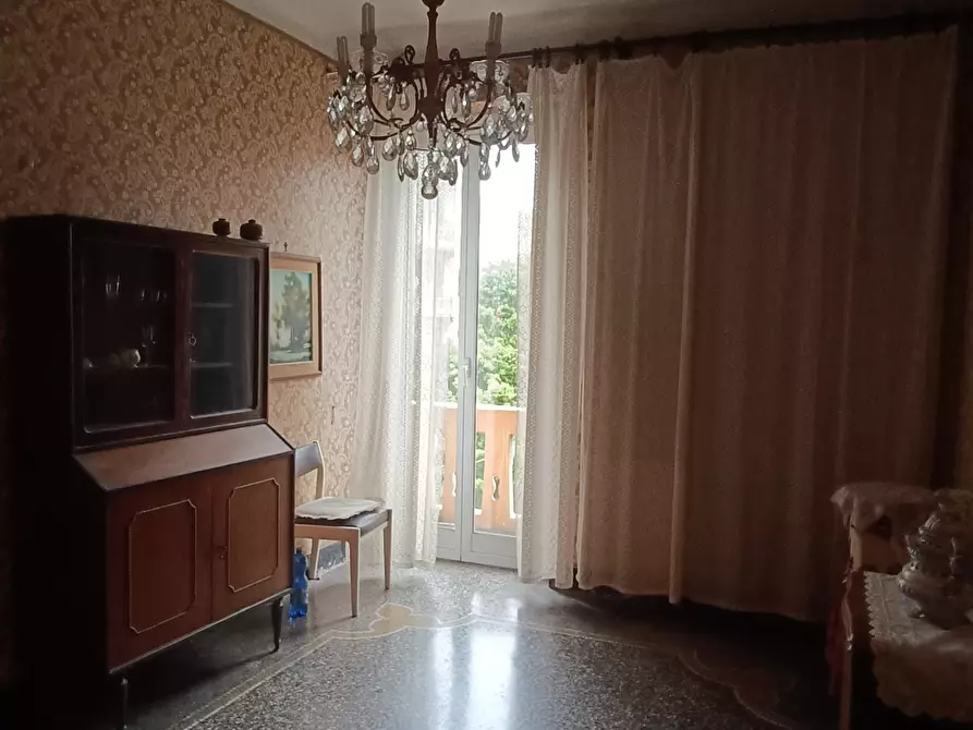 Immagine 12 di Appartamento in vendita  in Via Cornigliano 34 a Genova