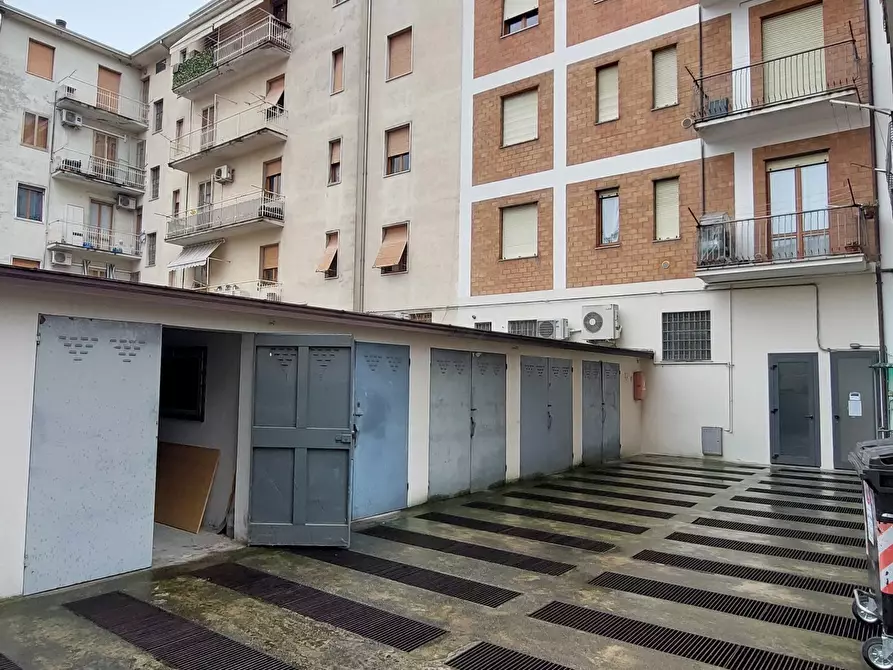 Immagine 1 di Garage in vendita  in VIA DANTE ALIGHIERI a Piacenza