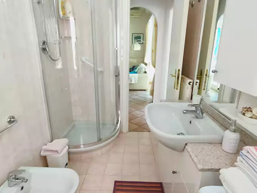 Immagine 14 di Bilocale in vendita  in Via Costaguta 76 a Rapallo