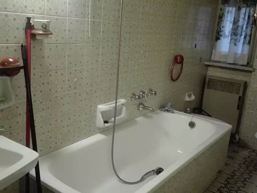 Immagine 49 di Bilocale in vendita  in Via all'Asilo Davide e Delfina Garbarino 2 a Genova