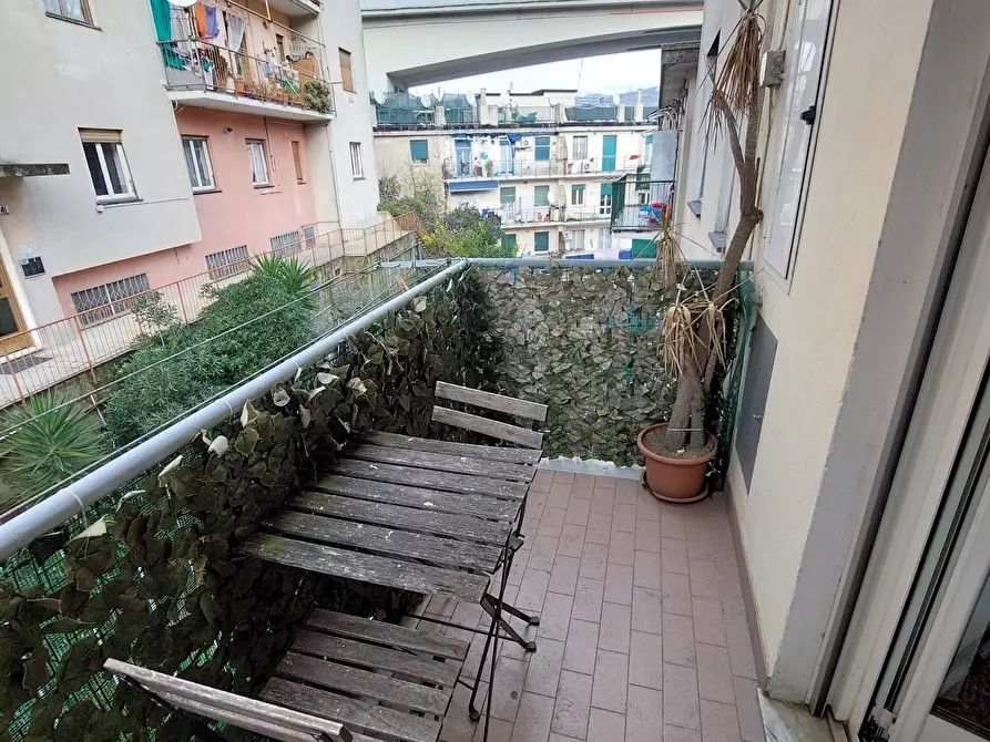 Immagine 12 di Bilocale in vendita  in Via delle Gavette a Genova