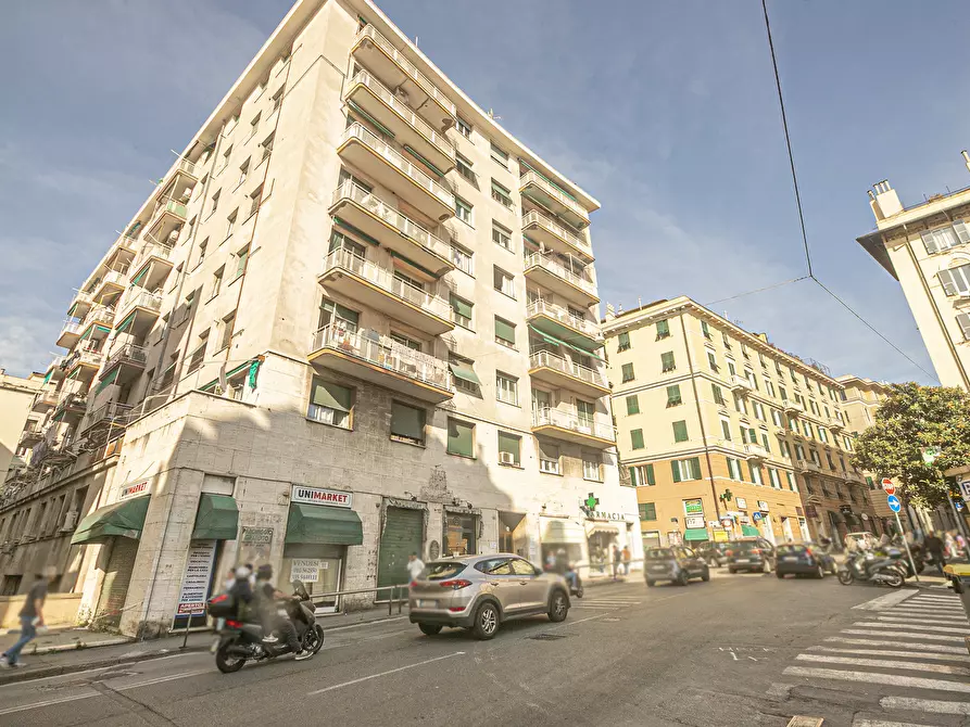 Immagine 1 di Pentalocale in vendita  in Via Giovanni Torti 38B a Genova