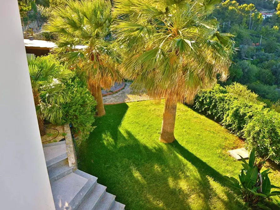 Immagine 17 di Villa in vendita  in Strada Panoramica San Bernardo 116-118 a Alassio