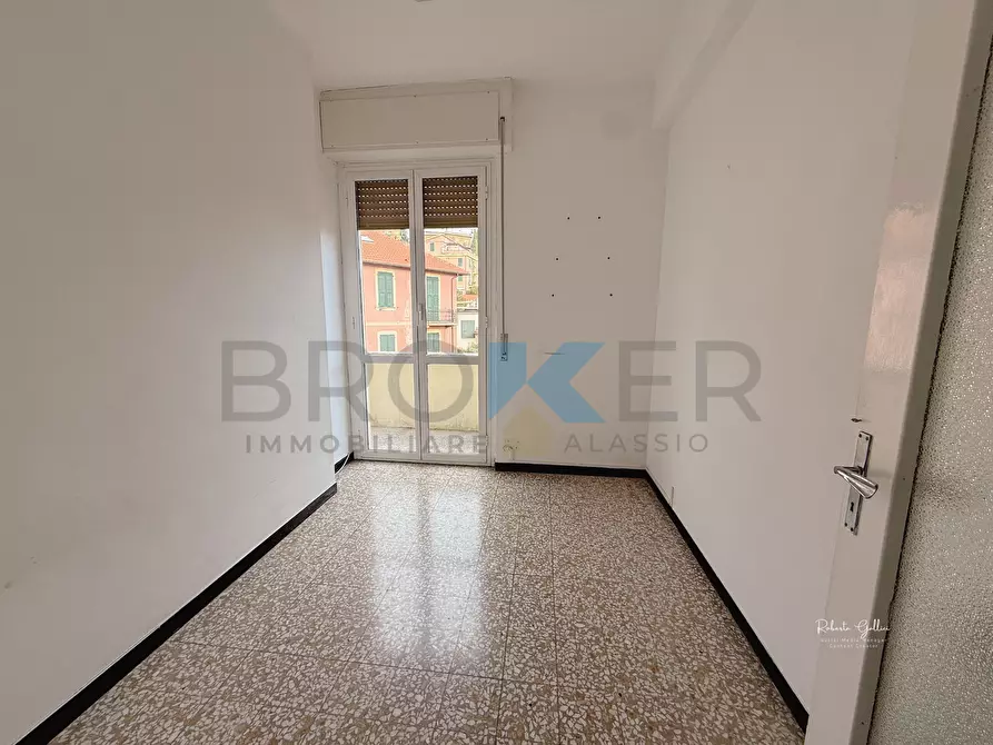 Immagine 8 di Quadrilocale in vendita  in Via Michelangelo 8 a Alassio