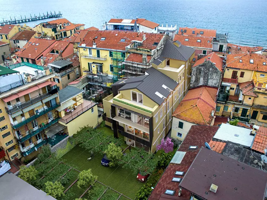 Immagine 19 di Attico in vendita  in Vico Biancardi a Alassio