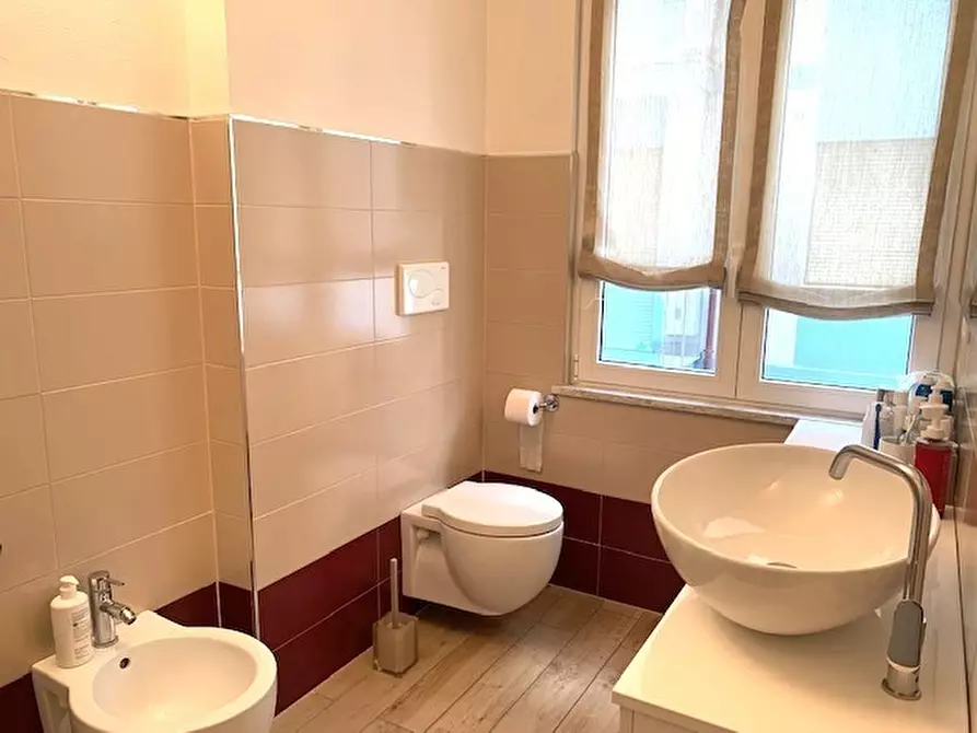 Immagine 14 di Trilocale in vendita  in Via Roma a Alassio