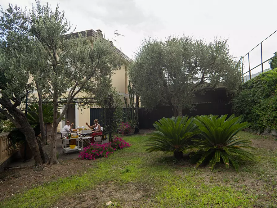 Immagine 23 di Trilocale in vendita  in Via tetti rossi a Alassio