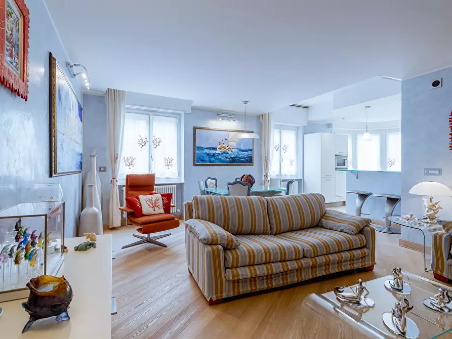 Immagine 33 di Quadrilocale in vendita  in Via Roma 45 a Alassio