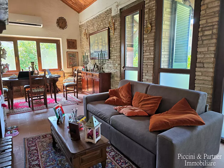 Immagine 11 di Villa in vendita  in Via IV Novembre 15 a Passignano Sul Trasimeno